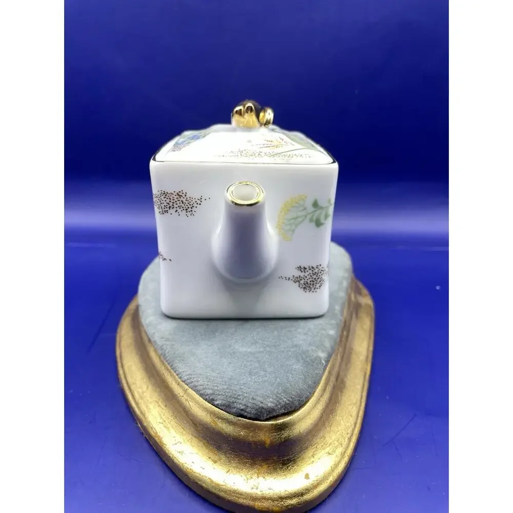 Franklin Mint Kyoto Fine Porcelain Teapot With Gold Trim & Floral Design